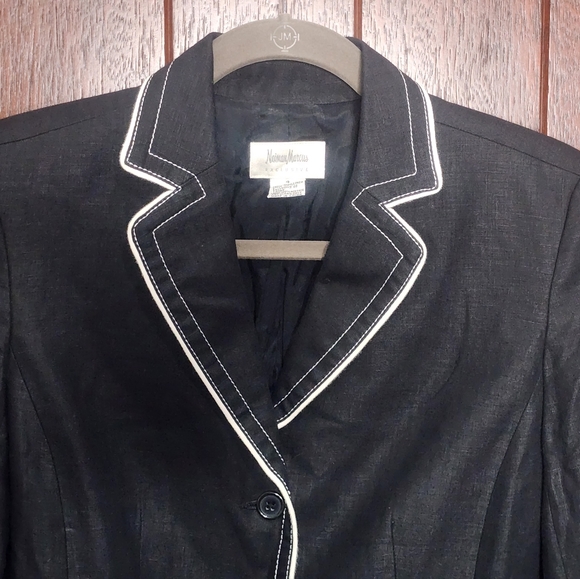 Nieman Marcus Linen Blazer - Picture 7 of 10